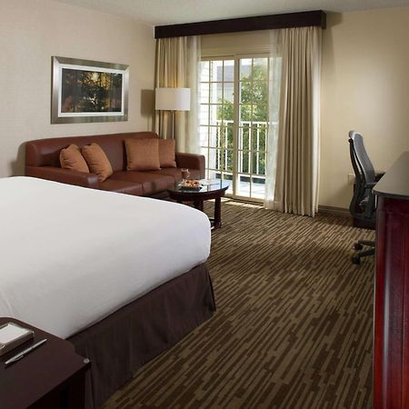 Doubletree By Hilton Raleigh Durham Airport At Research Triangle Park Hotel Buitenkant foto