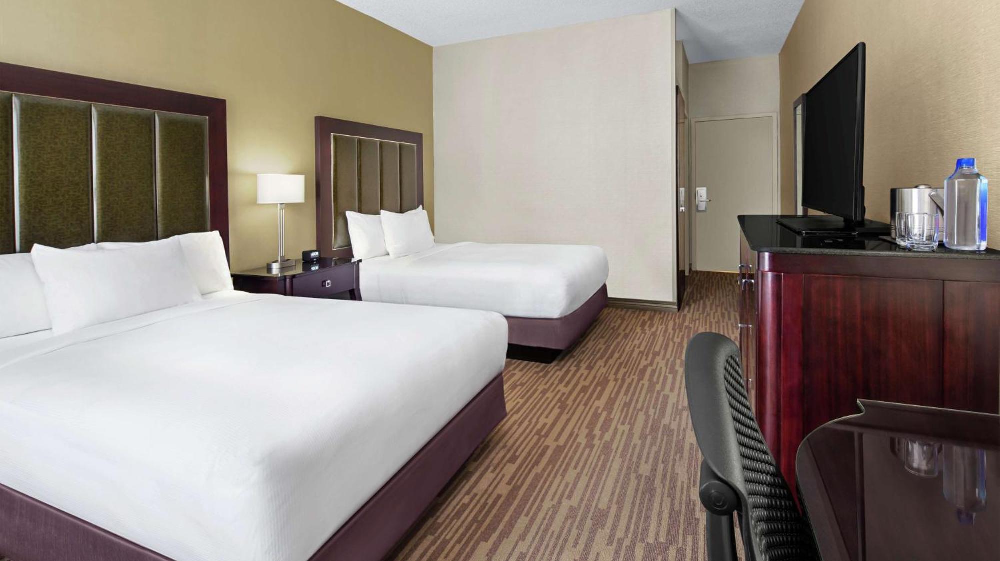 Doubletree By Hilton Raleigh Durham Airport At Research Triangle Park Hotel Buitenkant foto
