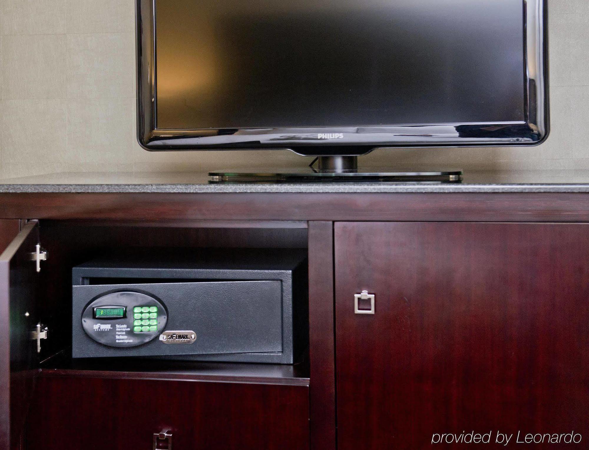 Doubletree By Hilton Raleigh Durham Airport At Research Triangle Park Hotel Buitenkant foto