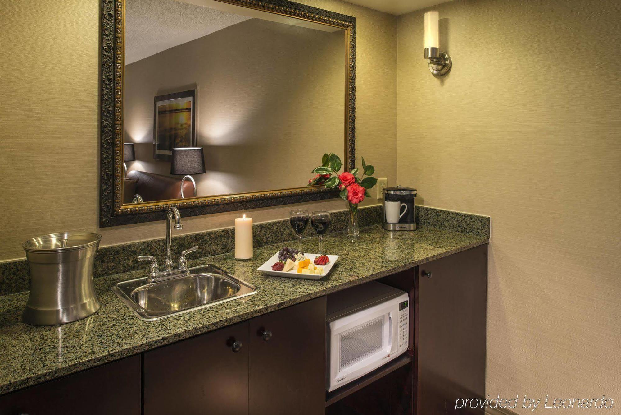 Doubletree By Hilton Raleigh Durham Airport At Research Triangle Park Hotel Buitenkant foto